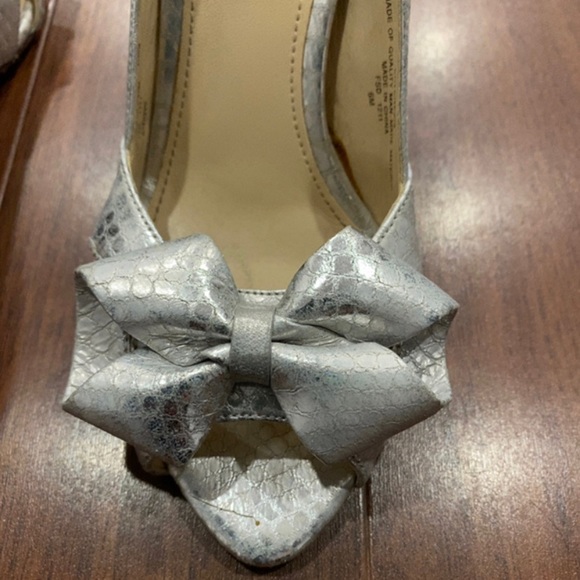 Silver Heels ❤️ - Picture 4 of 5